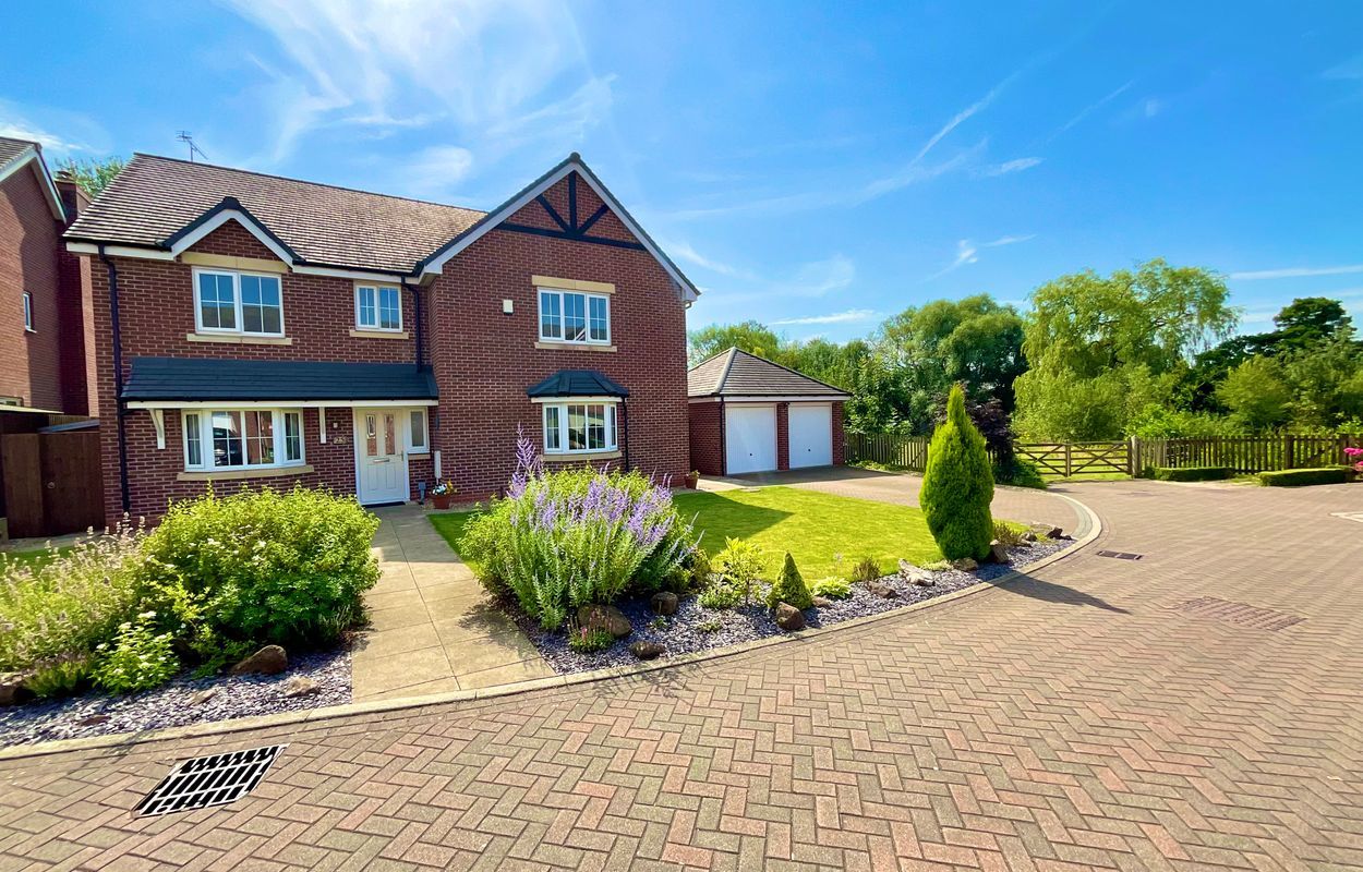 25 Chandlers Way, Stone, Staffordshire, ST15 8LY